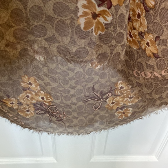 Coach Scarf Signature C Brown Neutral Pink Mauve Gold Wildflower Floral Bouquets - Picture 11 of 13